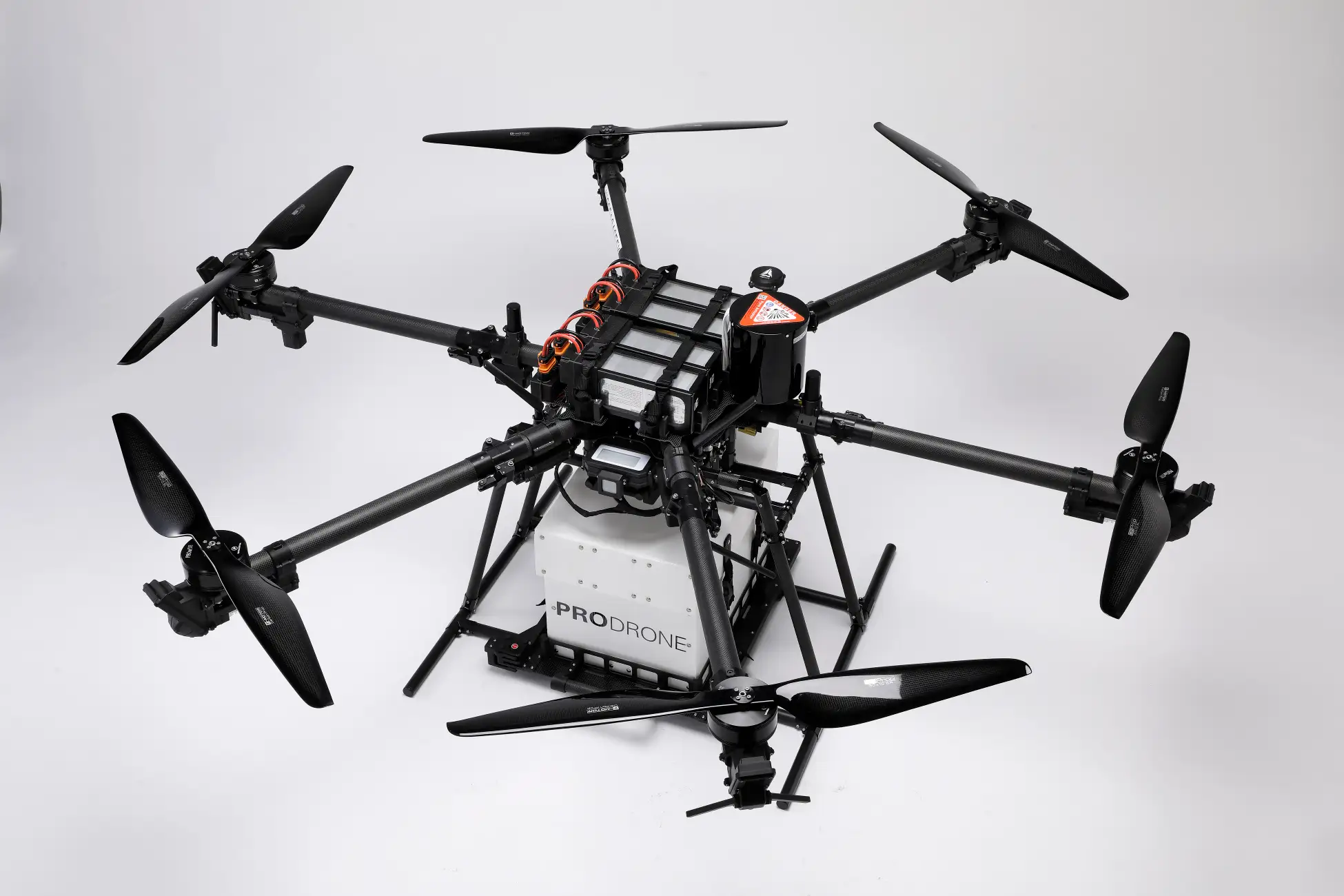 国内初、第一種型式認証を目指す大型ドローン「PD6B-CAT3型」を発表